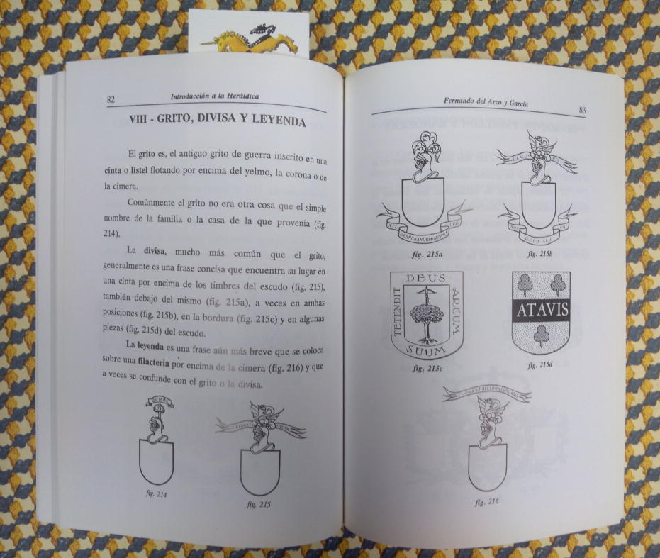 Grito, divisa y leyenda su criterio que no coincide con el mo